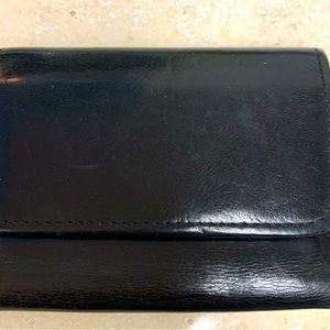 Coach card holder, Blk leather, no smoke/no pet home. Gently used
